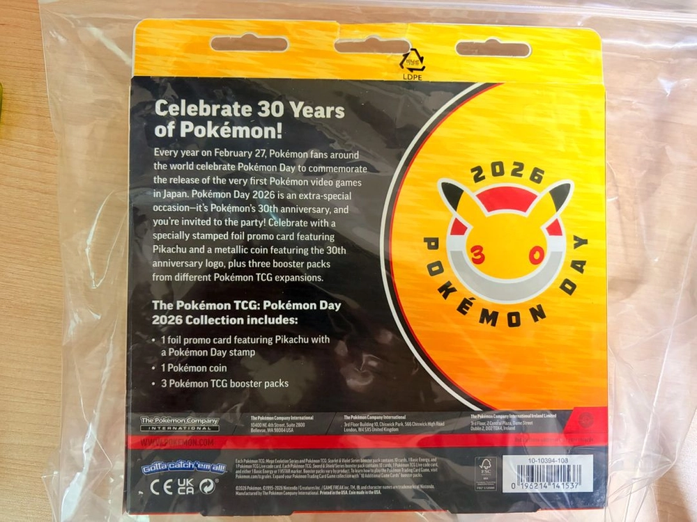 포켓몬카드 TCG 북미 30주년 기념 포켓몬데이 2026 컬렉션박스(영문판) 이미지