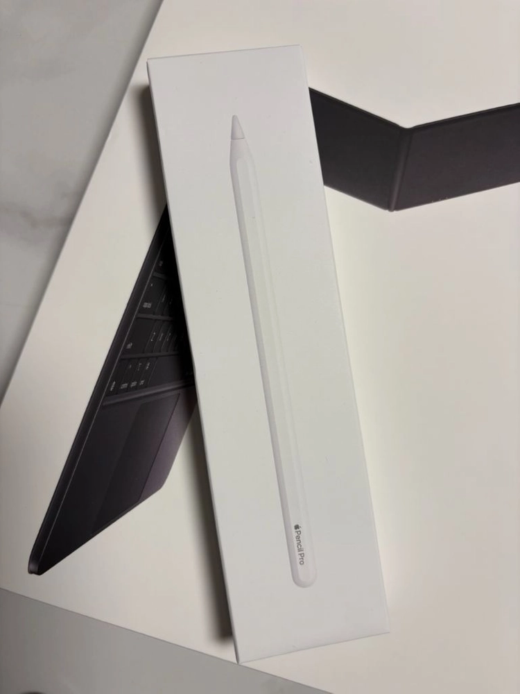 Apple iPad Pro 13 Wi-Fi 1TB + 매직키보드 + 애플펜슬 프로 이미지