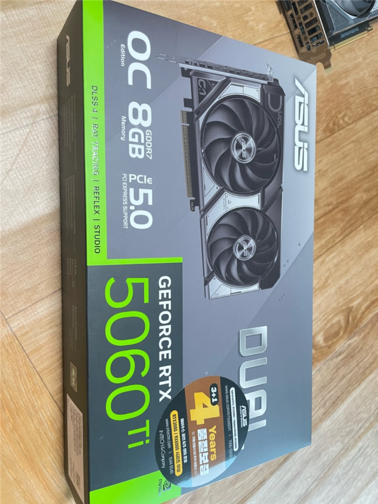 ASUS DUAL GEFORCE RTX 5060 Ti OC D6 8GB 이미지