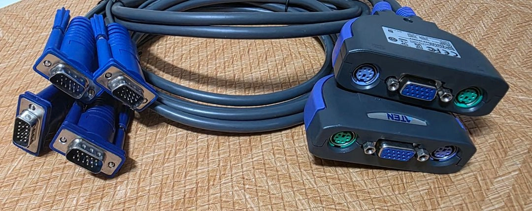ATEN cs-62s KVM 스위치 케이블 2개 이미지