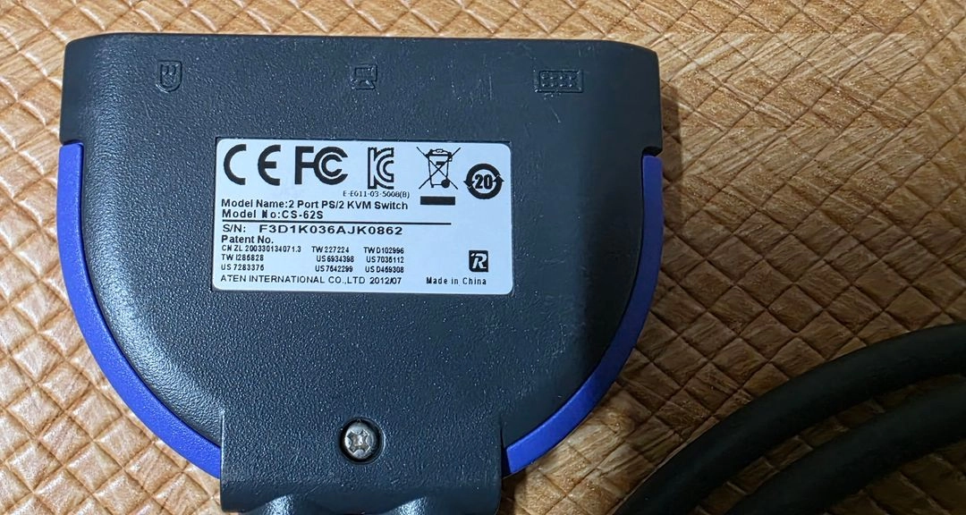 ATEN cs-62s KVM 스위치 케이블 2개 이미지