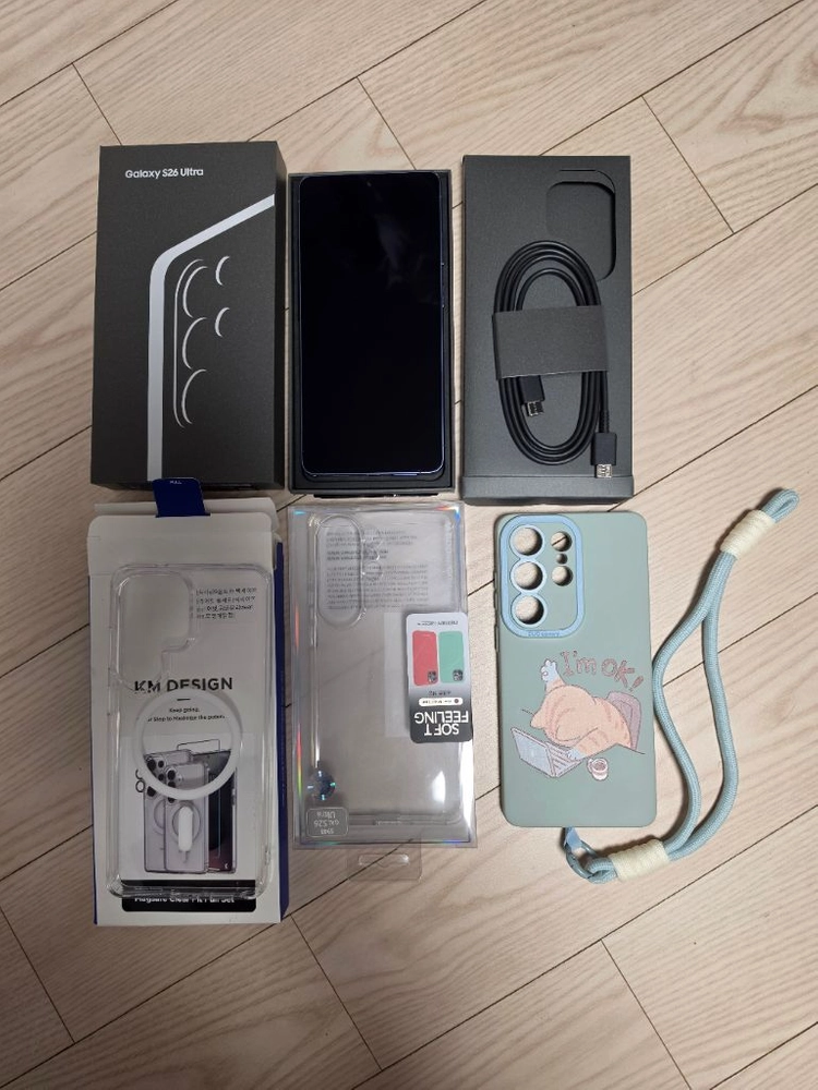 갤럭시 S26 울트라 512GB 퍼플 풀박스. 5개월 정도 사용. 폰만 사용. 기스없음. 새제품 그대로 상태 - 안심되는 중고거래
