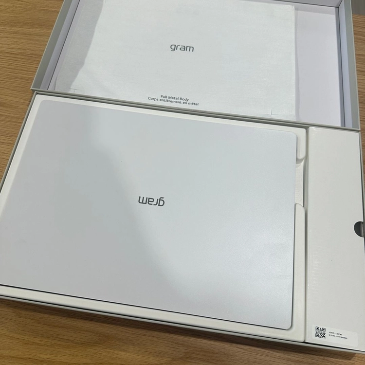 LG 그램 프로 16Z90TR-ED7WK / Ultra 7 / RTX 5050 / RAM 32GB 이미지