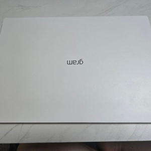 [김제] 2025 그램 Pro AI 17 WQXGA 코어Ultra5 애로우레이크에센스화이트 · 256GB · 16G 이미지