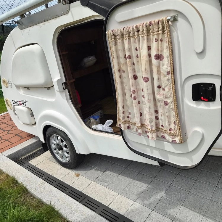 카라반 에스코트303 트레일러 이미지