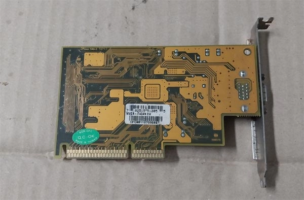 그래픽카드 intel 740 agp 중고카드 팝니다 이미지