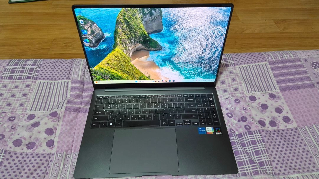 갤럭시북3 프로 16인치 i5 / 16GB / 512GB 판매합니다. 이미지