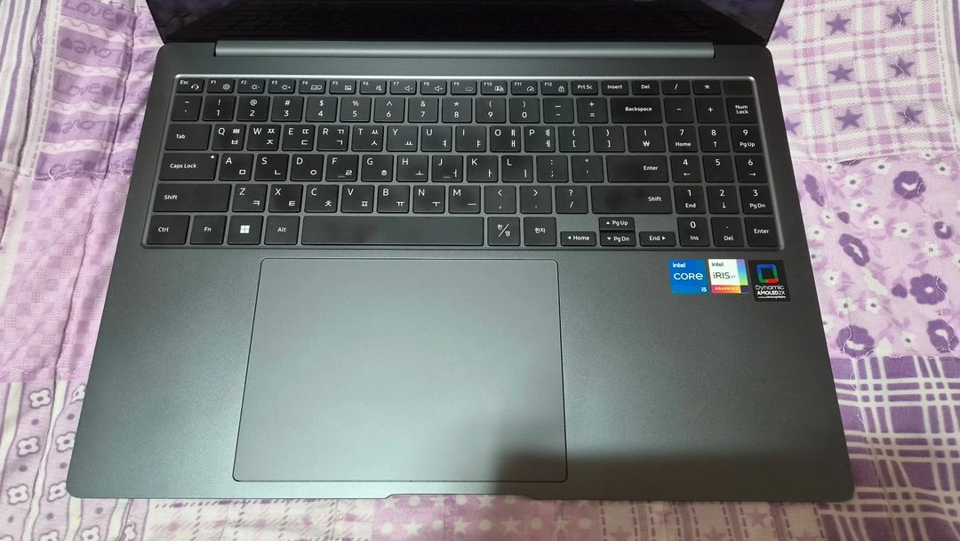 갤럭시북3 프로 16인치 i5 / 16GB / 512GB 판매합니다. 이미지