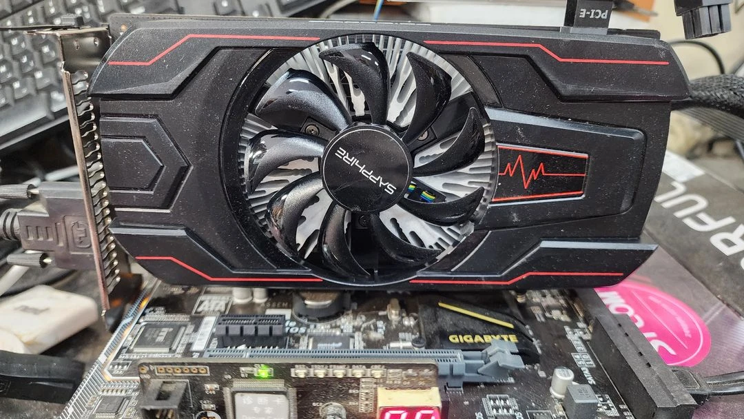 사파이어 RX 560 2Gb 그래픽카드 판매합니다 이미지
