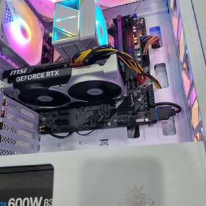 라이젠 9600X D5 16G RTX 5060 8G 그래픽 카드 이미지