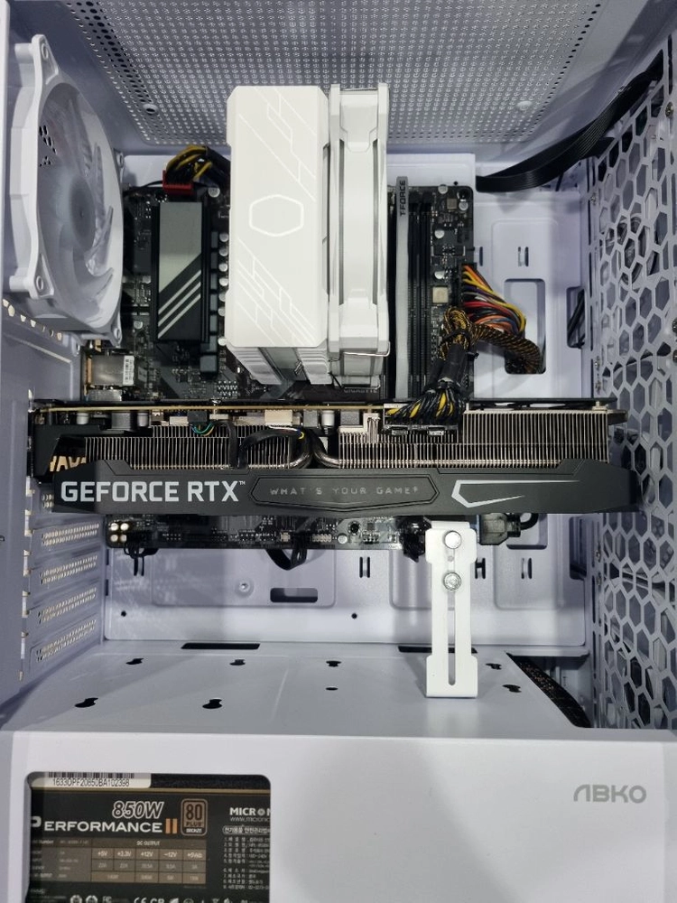 라이젠 9600X D5 16G RTX 3080 10G 그래픽 카드 이미지