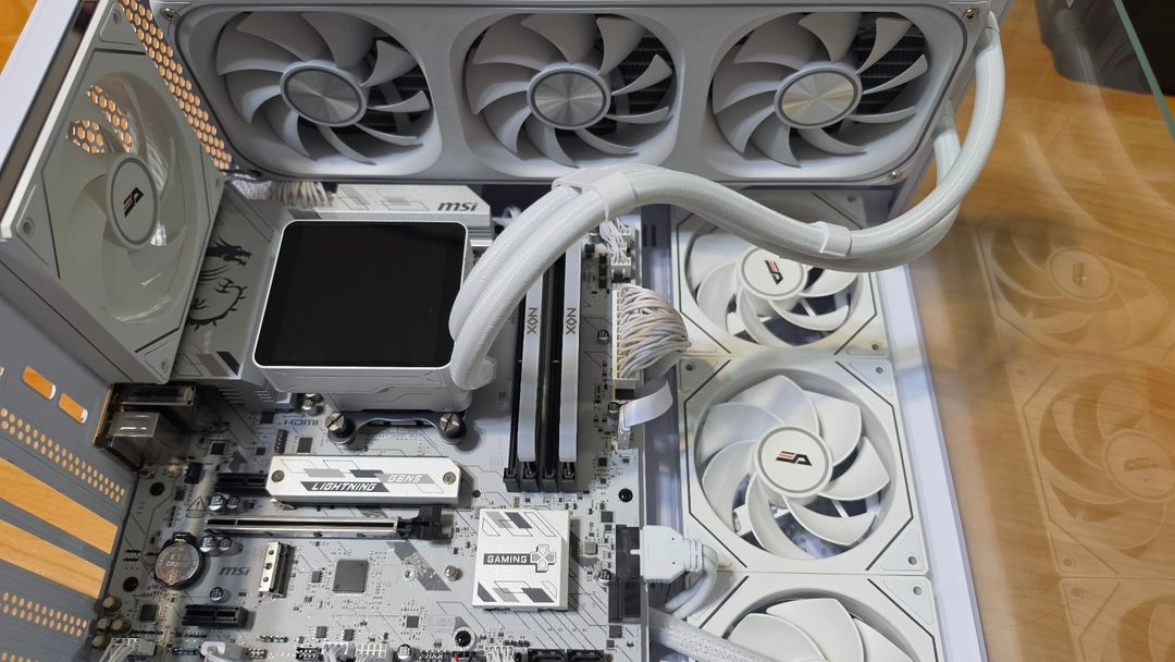 라이젠 9800x3d rtx5080 컴퓨터 본체 이미지