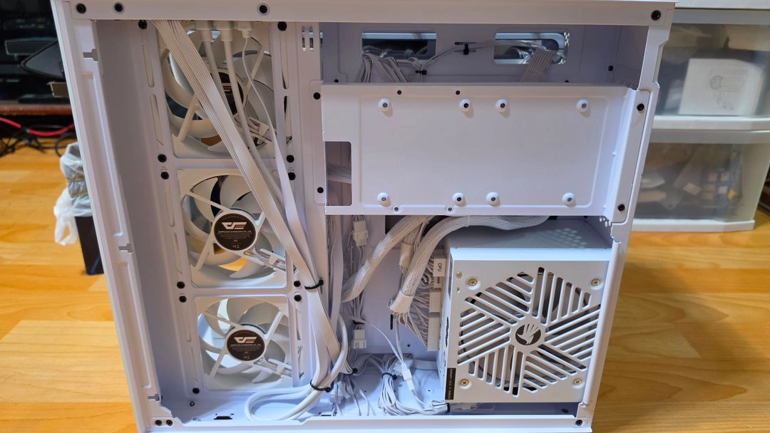라이젠 9800x3d rtx5080 컴퓨터 본체 이미지
