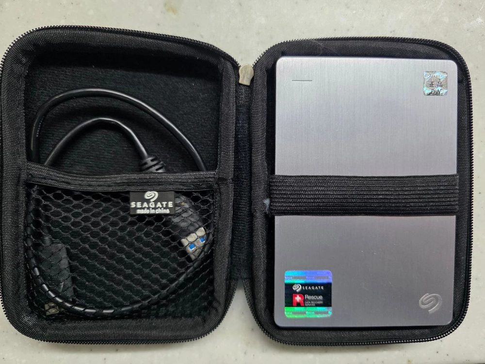 씨게이트 외장 HDD 5TB Backup Plus Portable 팝니다. 이미지