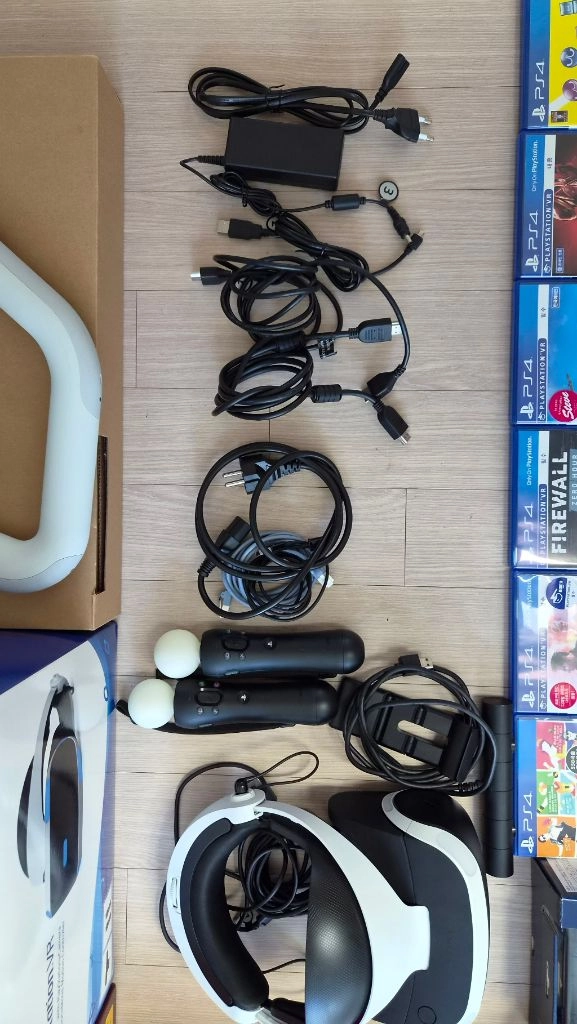 PS4 PRO 1TB 스파이더맨 리미티드 에디션 + PS VR 풀세트 풀박 일괄 이미지