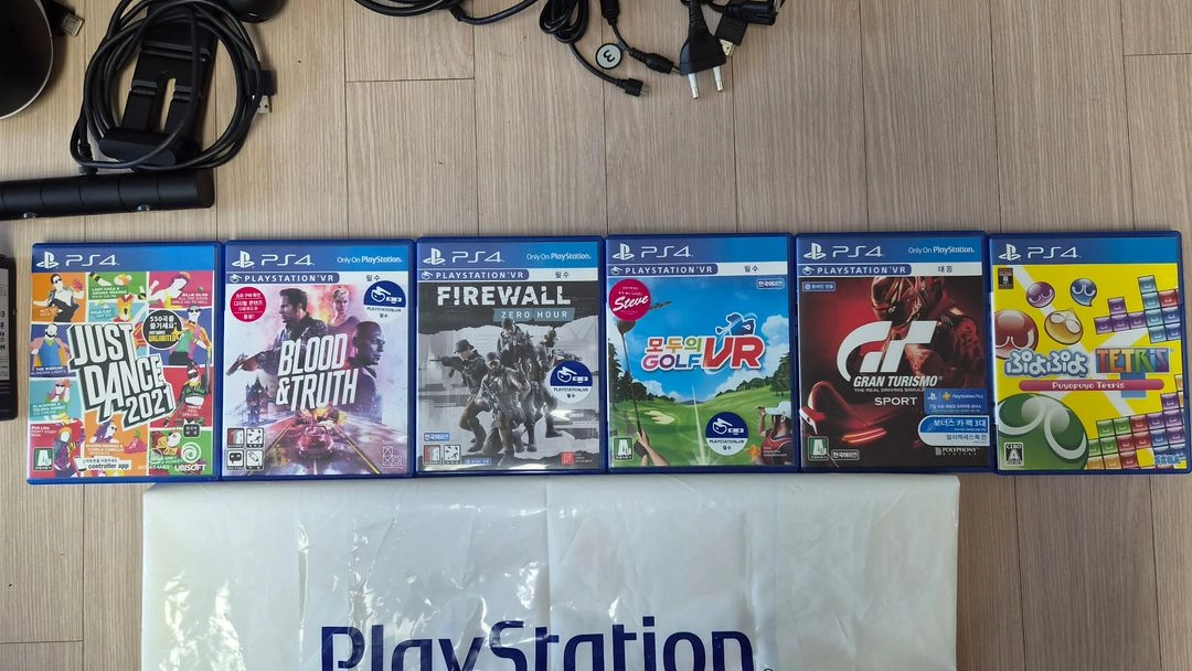 PS4 PRO 1TB 스파이더맨 리미티드 에디션 + PS VR 풀세트 풀박 일괄 이미지