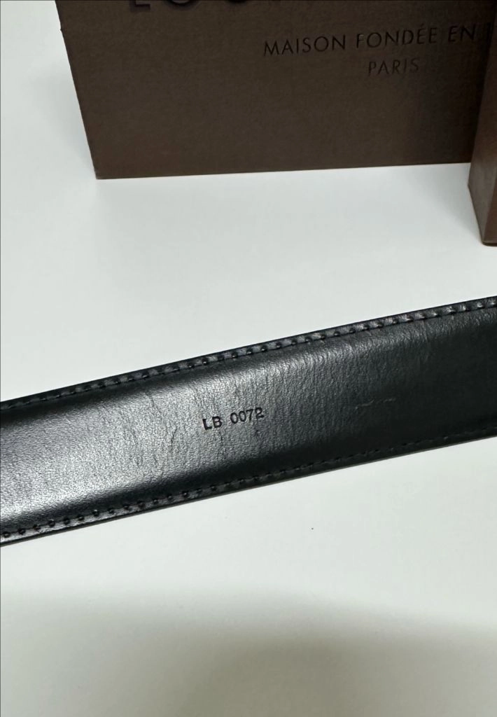 루이비통 타이가 가죽 은장 버클 벨트 이미지
