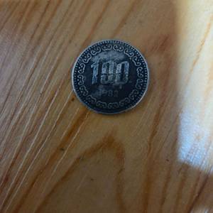 1982년 100원 동전 3새 이미지