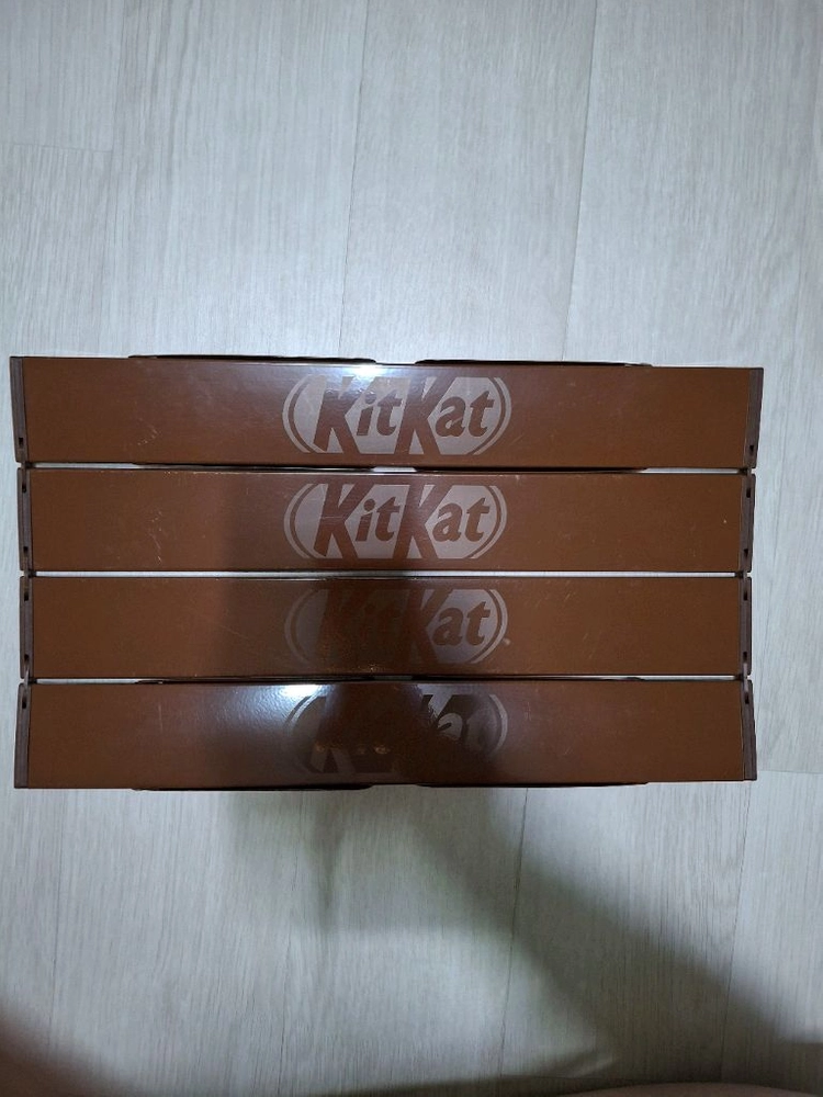 한정판킷캣테이블,초콜릿모양접이식테이블,킷캣 4핑거 폴딩 이미지