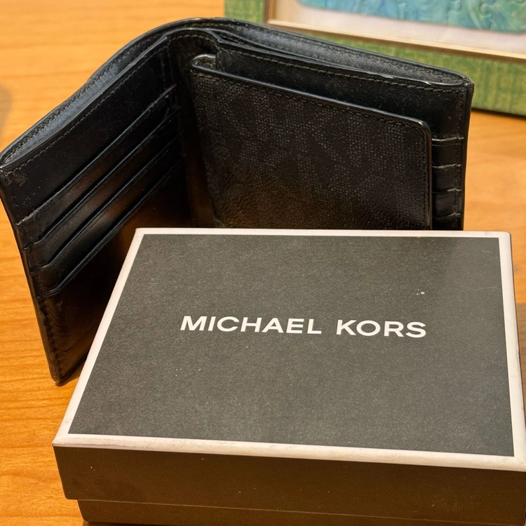 마이클코어스 (MICHAEL KORS) 남자 반지갑 이미지