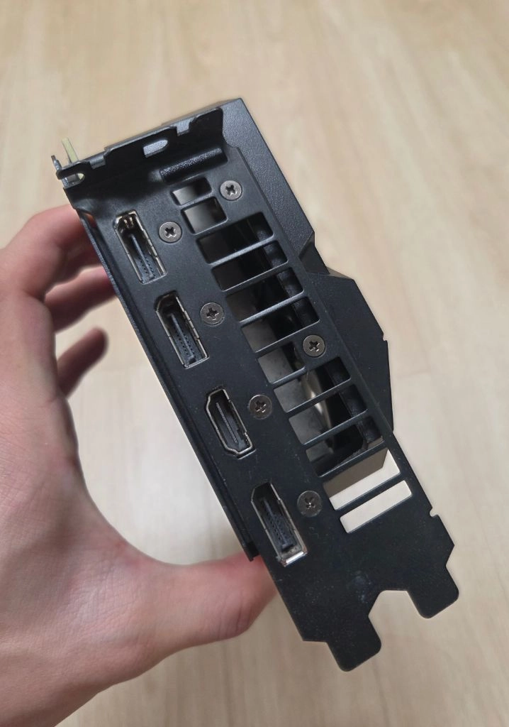 ASUS RX 5600 XT 이미지