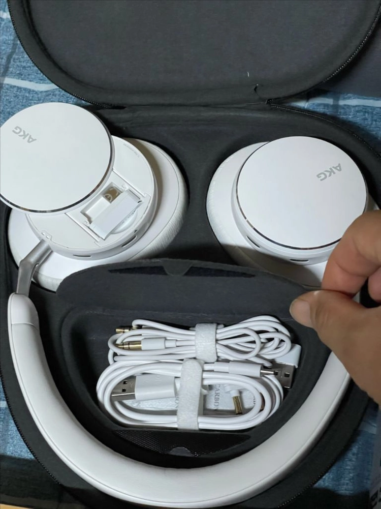 Akg n9 하이브리드 노이즈 캔슬링 블루투스 헤드폰 이미지
