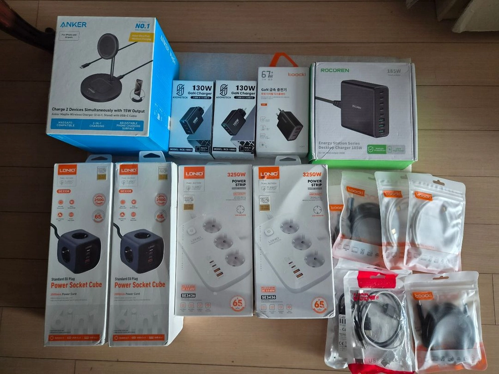 유그린,Toocki,엔커,65W,67W,130W,185W,200W 멀티탭 충전기,USB-C 1m, 2m 케이블,맥세 - 안심되는 중고거래