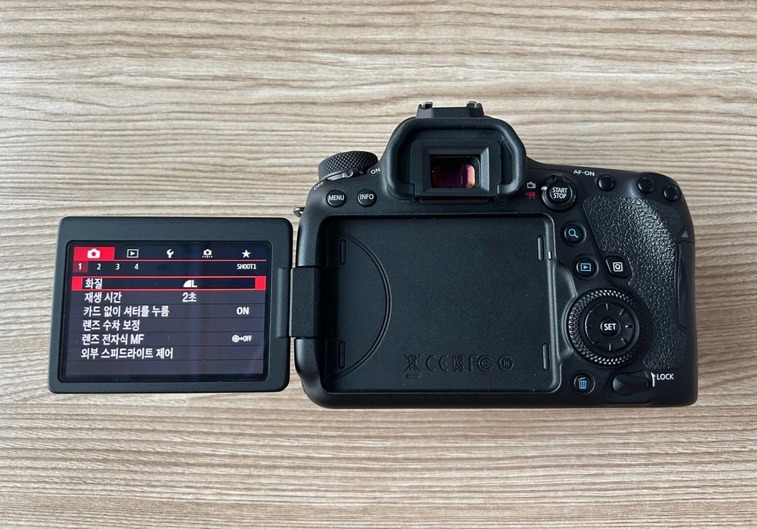 캐논 풀프레임 DSLR EOS 6D Mark2 (육두막) 바디 이미지