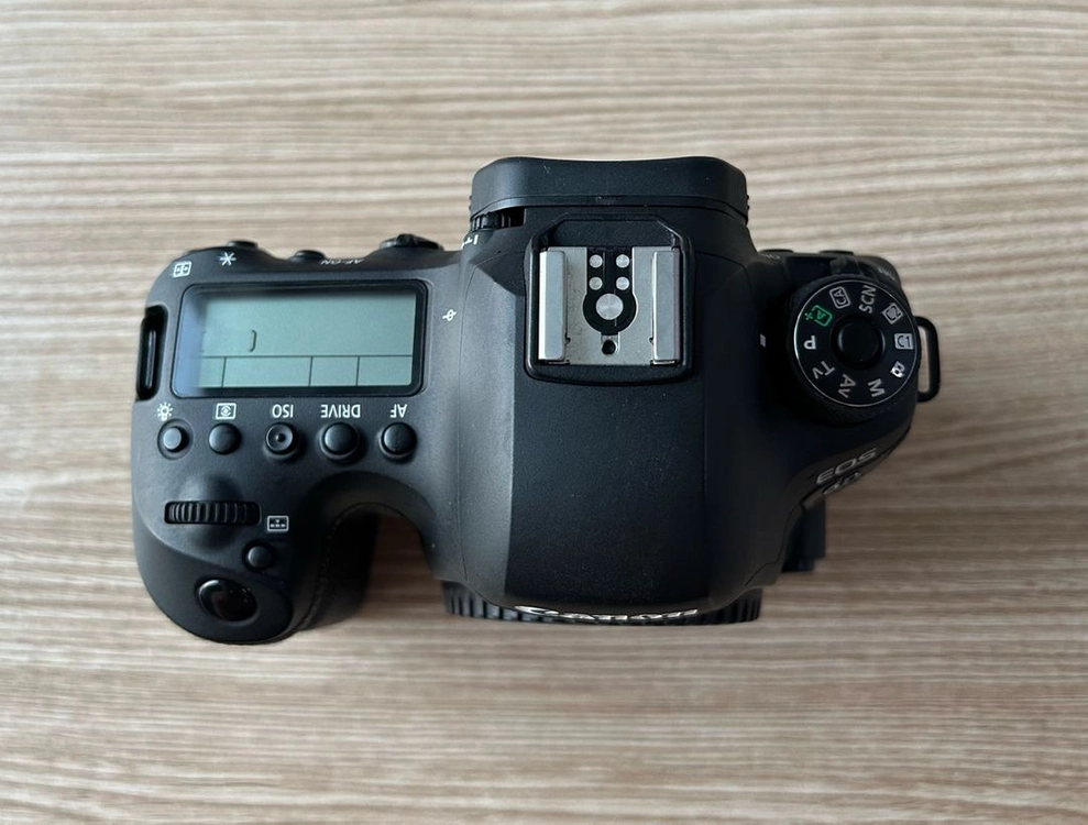 캐논 풀프레임 DSLR EOS 6D Mark2 (육두막) 바디 이미지