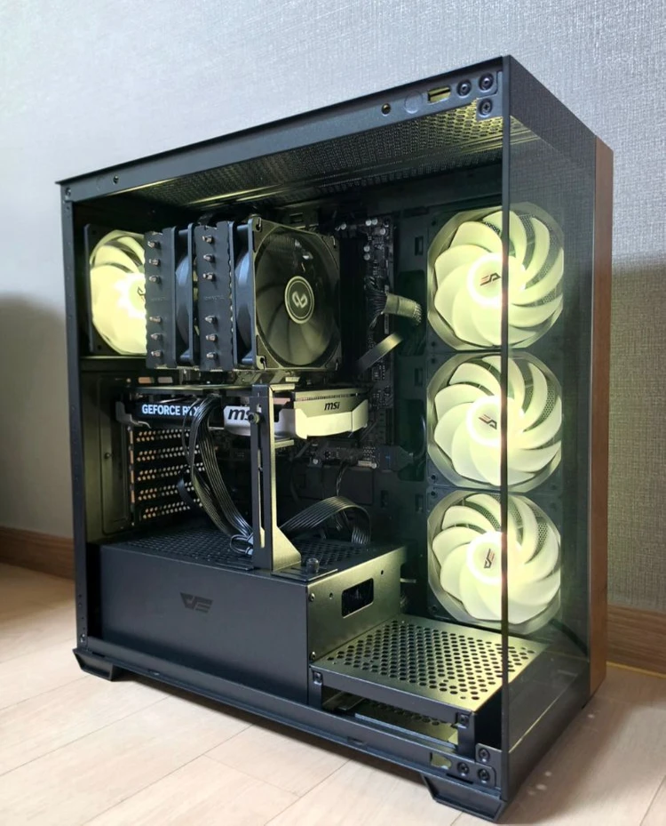 7800x3d + 5060 게이밍 고사양 컴퓨터 본체 - 안심되는 중고거래