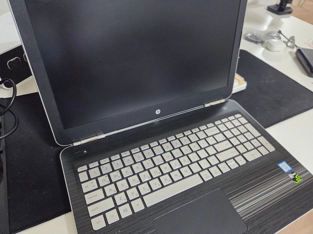HP 게이밍 노트북 팝니다(15인치/i7/gtx1050/램16gb/ssd256gb) 이미지