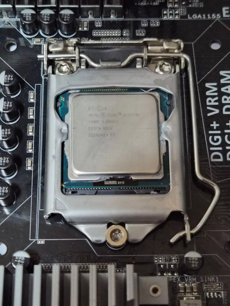 ASUS P8Z77 WS + i7 3770K + HYNIX 16G 이미지