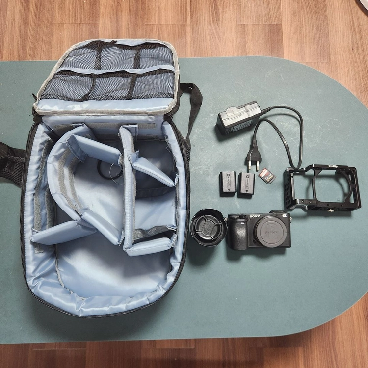 소니 a6400 미러리스 카메라 + sel35f18 렌즈 세트 이미지