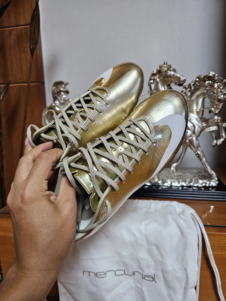275 나이키 호날두 머큐리얼 슈퍼플라이 RGN FG SE CR7 축구화 이미지
