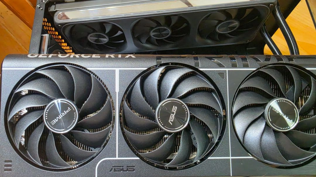 라이젠 9800x3d rtx5080 ssd2t 컴퓨터 본체 이미지