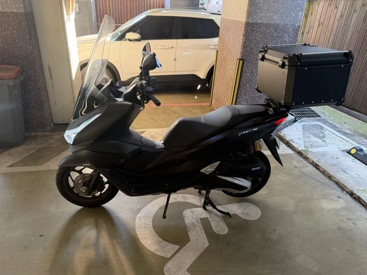 혼다 PCX125 팔아요 26년식 폐지완 5733km 이미지