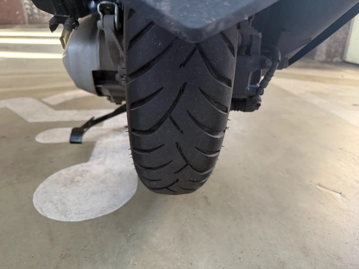 혼다 PCX125 팔아요 26년식 폐지완 5733km 이미지