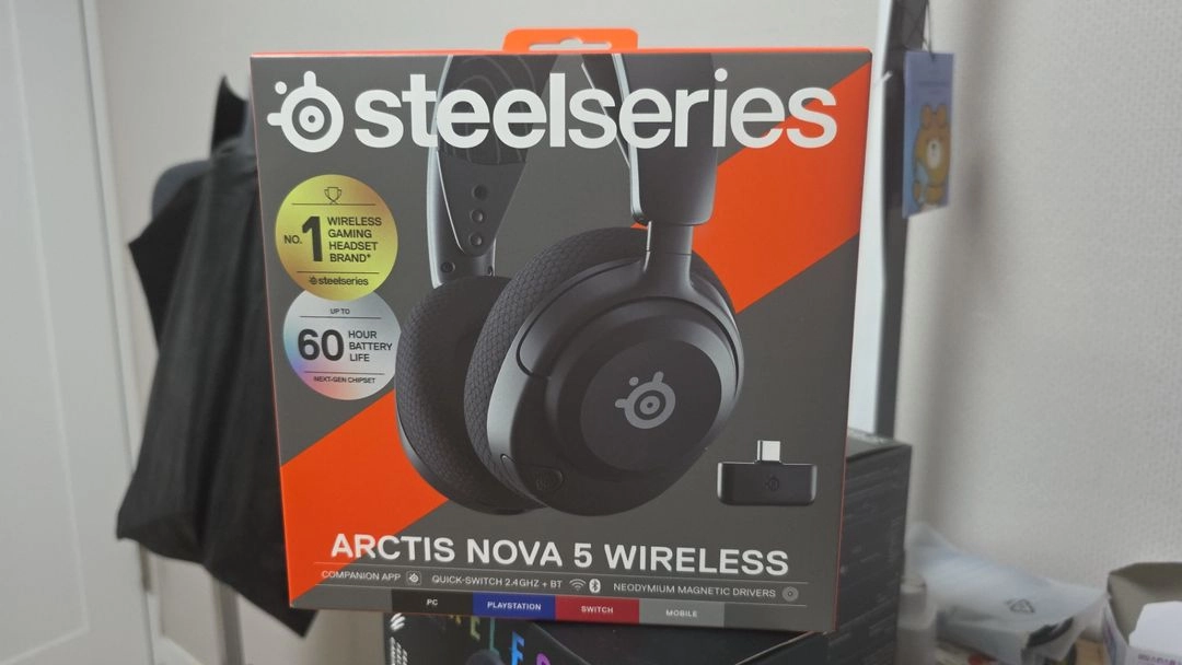 Arctis Nova5 무선 게이밍 헤드셋 이미지