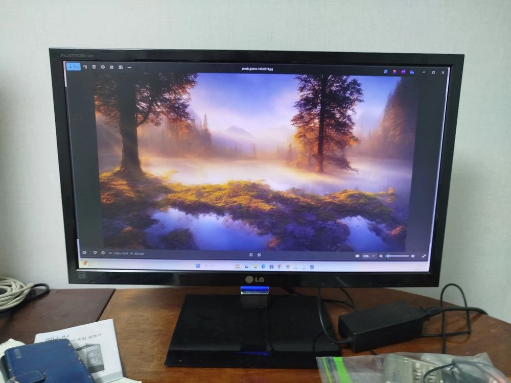 LG 플래트론 E2360V-PN 모니터 판매해요23인치 크기에 깔끔한 디자인을 자랑하는 제품 전주시 이미지
