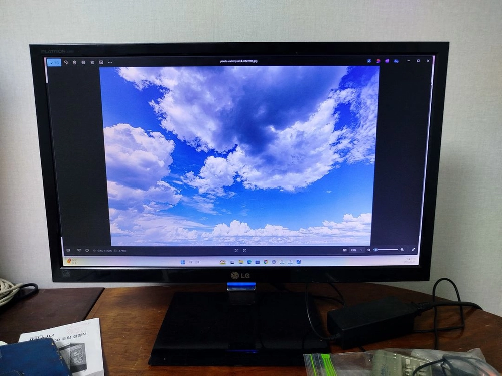 LG 플래트론 E2360V-PN 모니터 판매해요23인치 크기에 깔끔한 디자인을 자랑하는 제품 전주시 이미지
