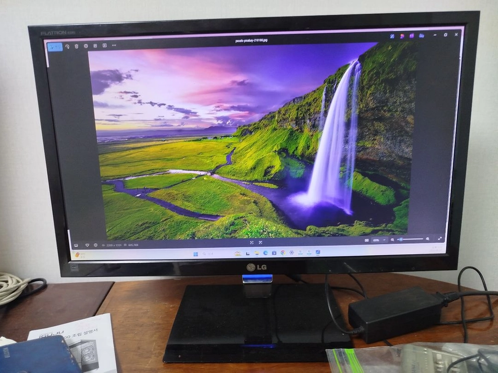 LG 플래트론 E2360V-PN 모니터 판매해요23인치 크기에 깔끔한 디자인을 자랑하는 제품 전주시 이미지