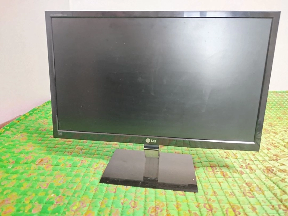 LG 플래트론 E2360V-PN 모니터 판매해요23인치 크기에 깔끔한 디자인을 자랑하는 제품 전주시 이미지