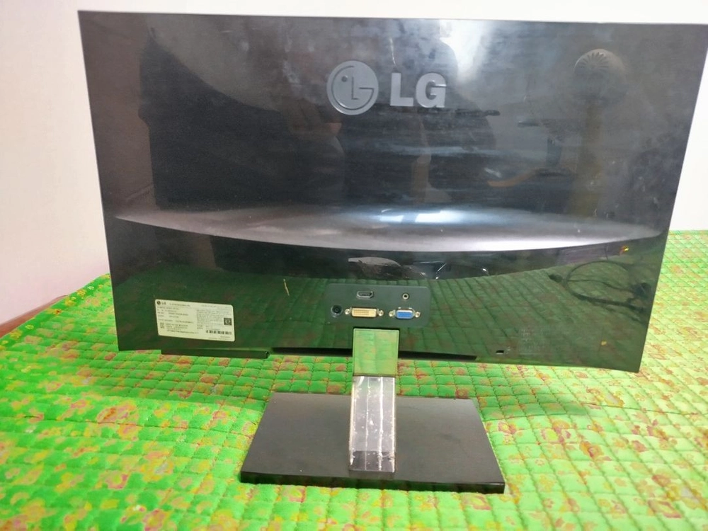 LG 플래트론 E2360V-PN 모니터 판매해요23인치 크기에 깔끔한 디자인을 자랑하는 제품 전주시 이미지