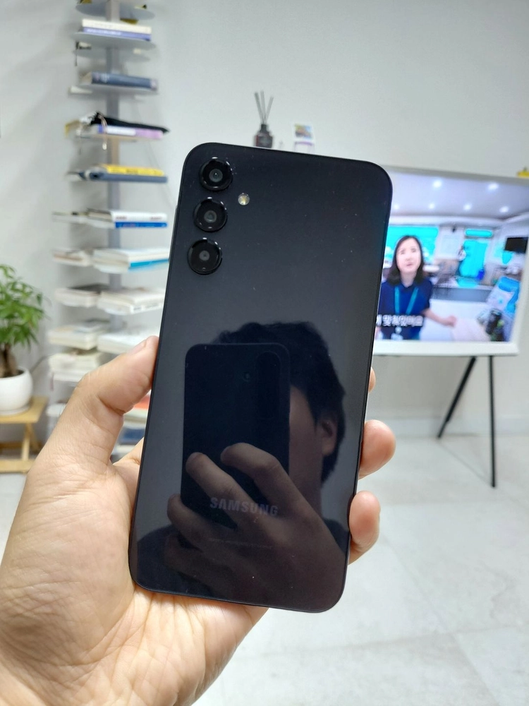 갤럭시 A24 블랙 128GB SS급 이미지
