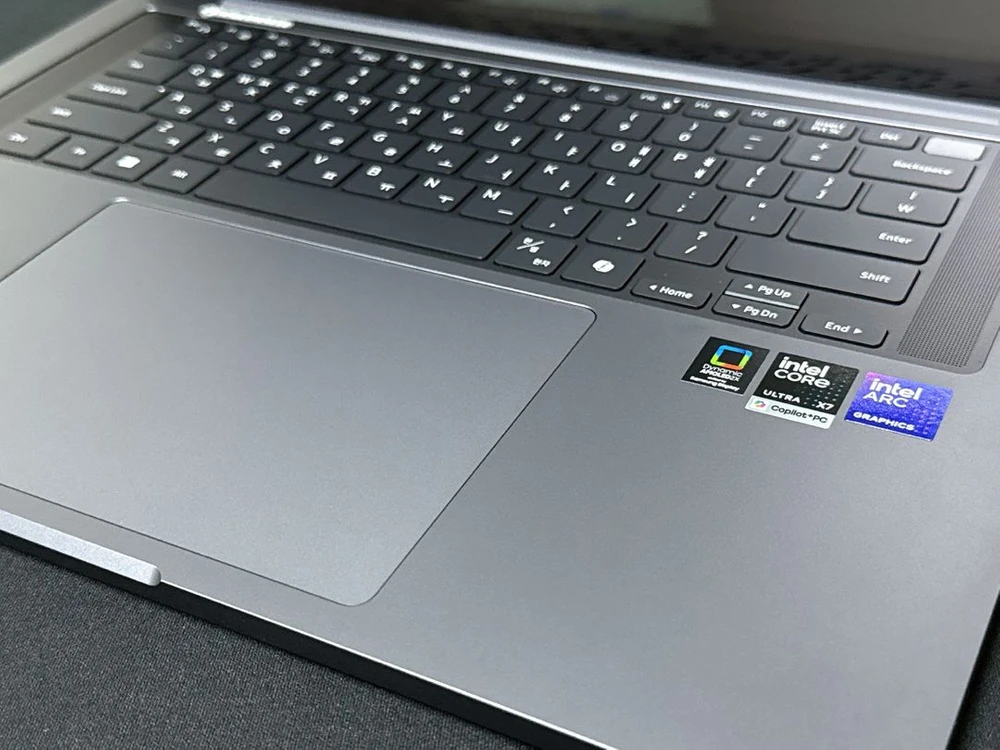 삼성 갤럭시북6 울트라 NT960UJG-K72AY 노트북(X7 358H, 32GB, 1TB) 이미지