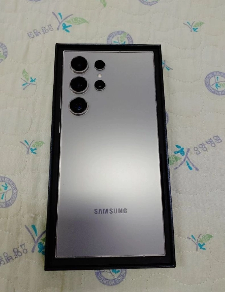 풀박스 새폰급 ㅡ 갤럭시 S24 울트라 256GB 이미지