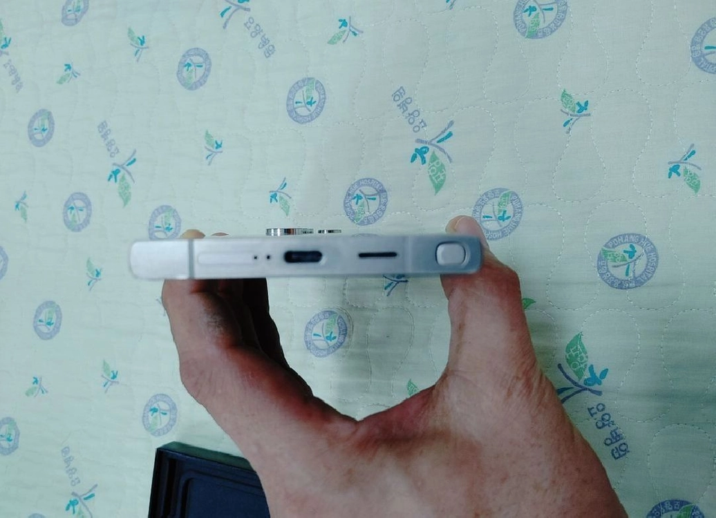 풀박스 새폰급 ㅡ 갤럭시 S24 울트라 256GB 이미지