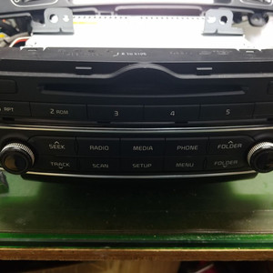 더뉴K7 순정 블루투스,USB,AUX 자출 데크 팝니다 이미지