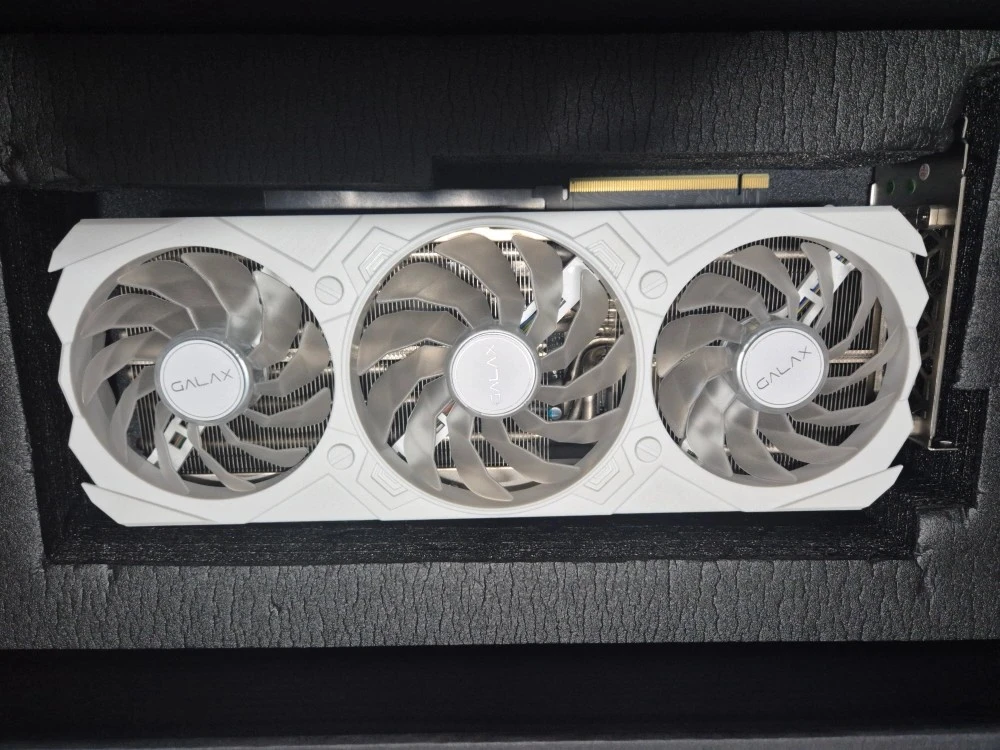 갤럭시 BOY 지포스 RTX 4070 Ti SUPER OC - 안심되는 중고거래