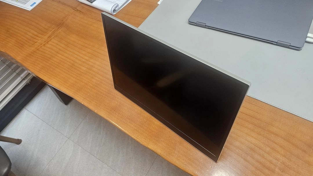LG 그램뷰 2세대 포터블 모니터 이미지